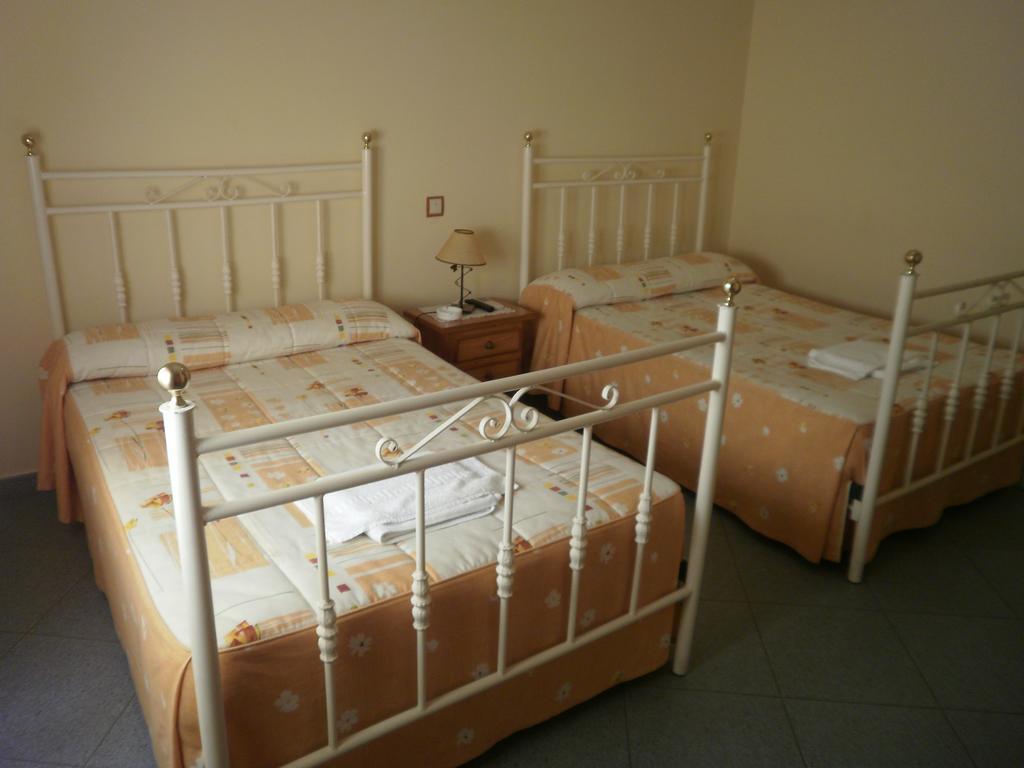 Hostal Miraflor De Las Cadenas Cuacos De Yuste Exteriér fotografie